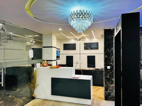 Mahipalpur Hotel | Hotel Happy Plaza- Near Delhi International Airport Pkicup free