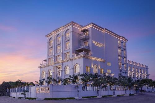 Ahmedabad Hotel | Hotel Hillock Ahmedabad