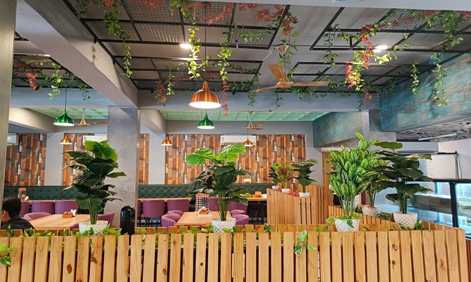 IMT Manesar Hotel | hotel jps palm inn