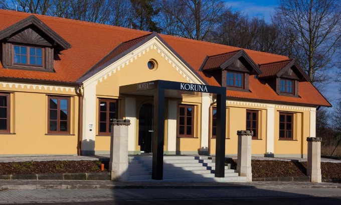 Chlumec nad Cidlinou Hotel | Hotel Koruna