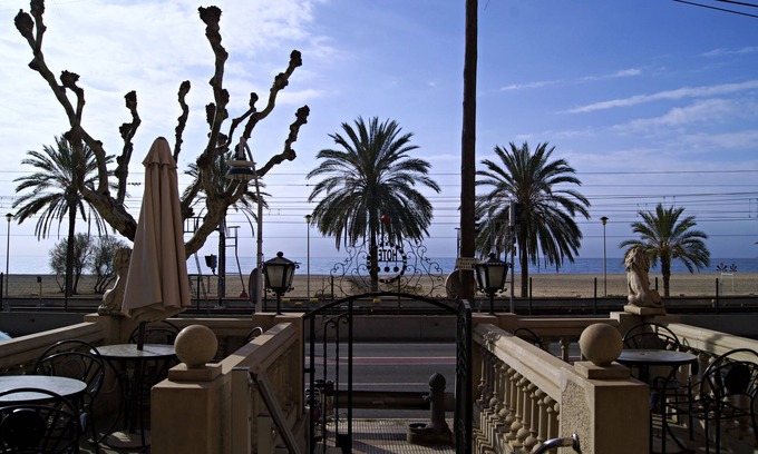 Masnou Hotel | Hotel Llar de Capitans