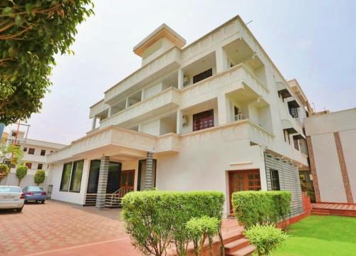 Rakabganj Hotel | Hotel Marc Royal