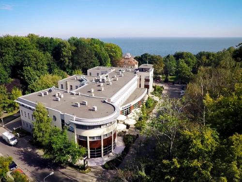 Wzgorze Swietego Maksymiliana Hotel | Hotel Nadmorski