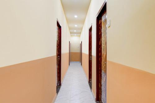 Kamarhati Hotel | Hotel O Chowdhury Guest House