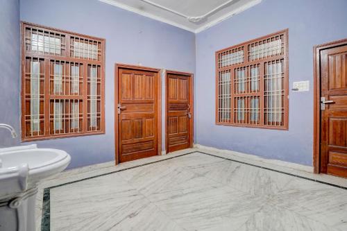 Dadri Hotel | Hotel O Crown Food Court cfc