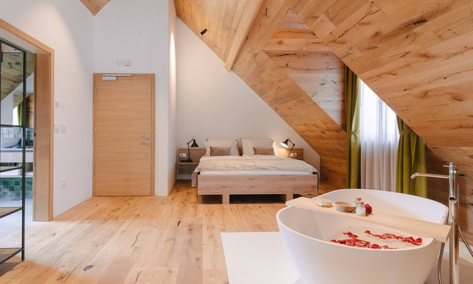 Hrusevje Apartment | Hotel Pira - Deluxe Suite with balcony