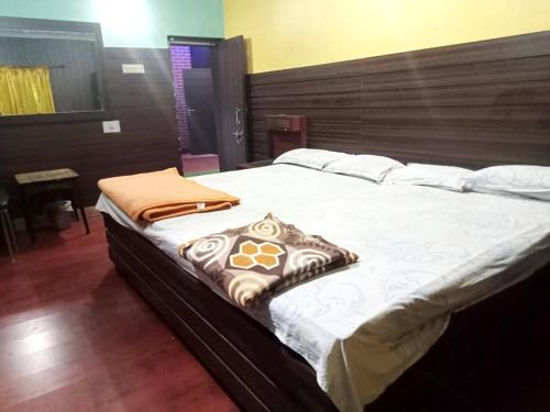 Bhubaneshwar House | Hotel #PVR# In Front Of Railway Station