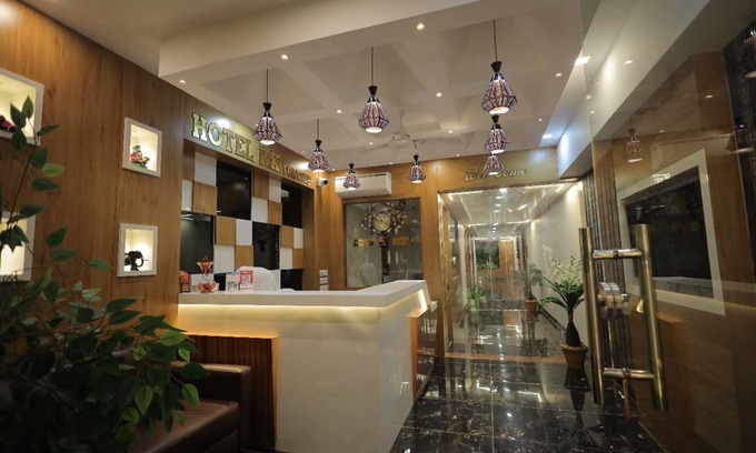 Bhat Hotel | HOTEL R K FORTUNE