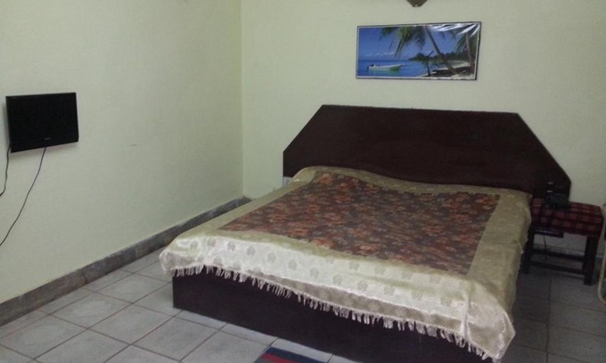 Soraon Hotel | Hotel Raj By WB Inn