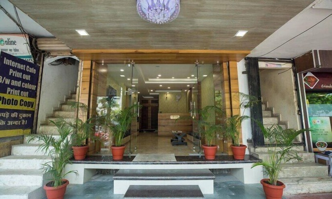 Maharana Pratap Nagar Hotel | Hotel Raj Residency