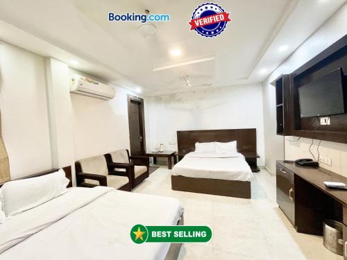 Haridwar Hotel | HOTEL RAY BAN ! HARIDWAR होटल रे बन ரே பான் ஹோட்டல் fully-Air-Conditioned-hotel, lift-wifi-and-Parking-availability near Ganga Ghaat and Mansa Devi Temple