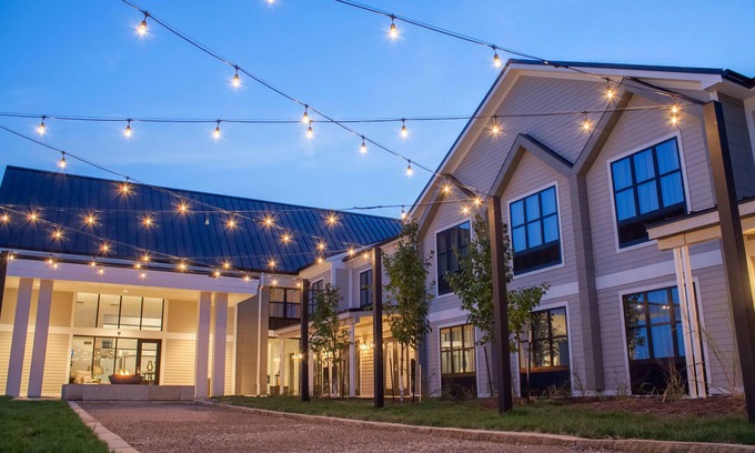 Urbandale Hotel | Hotel Renovo Des Moines Urbandale,Tapestry Collection Hilton