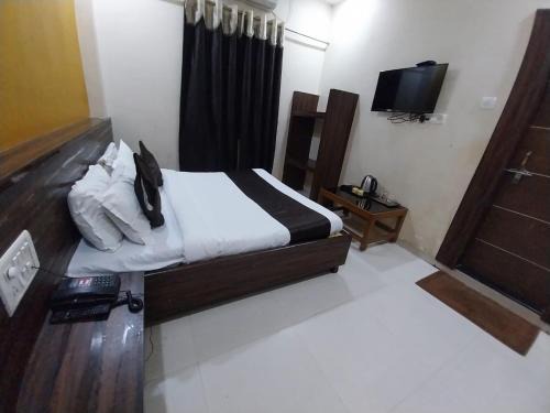 Shirdi Hotel | Hotel Sachidanand-Walkable distance from Temple