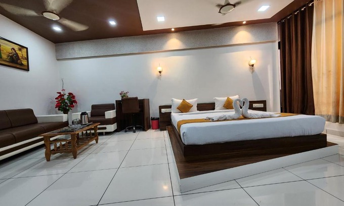 Morbi Hotel | HOTEL SAI RESIDENCY MORBI