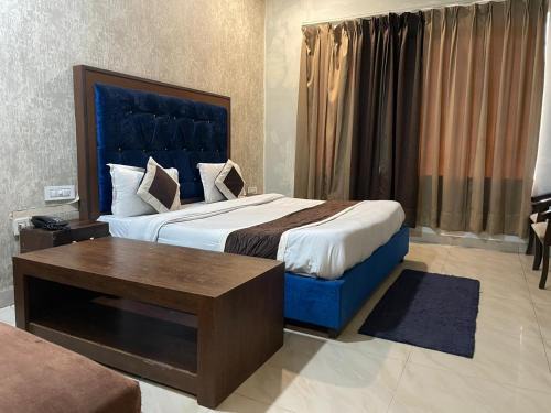 Kishangarh Hotel | Hotel Satkar Residency & Banquets