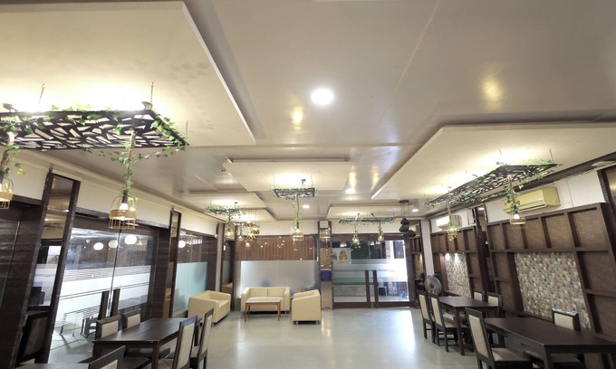 Surat Hotel | HOTEL SHAGUN ROOMS & BANQUET Surat