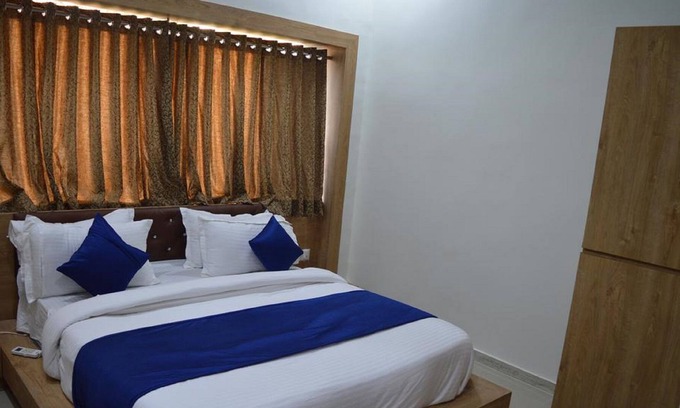 Sarkhej Hotel | Hotel Signature Inn