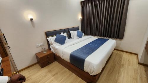 Ahmedabad Hotel | Hotel The Aeraj, Ahmedabad