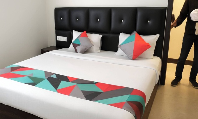 Indira Nagar Hotel | HOTEL Tralveller In LUCKNOW