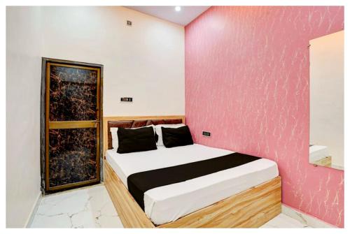 Varanasi Hotel | HOTEL VRRINDA # RESIDENCY Near Shree Kashi Vishwanath Temple - A Top Rated Hotel