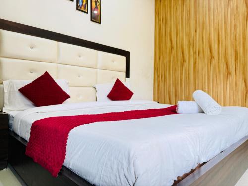 Bahadrabad Hotel | Hotel Yogasthali Tapovan - Budget Friendly ! Couple Friendly ! Family Friendly ! Lift ! Parking ! Open Rooftop