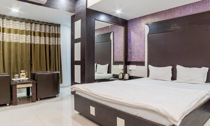 Akhol Hotel | Hotel Zorba, Deesa