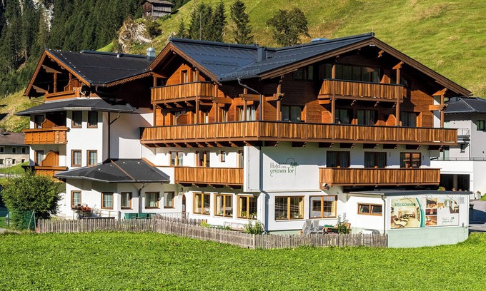 Juns Hotel | Hotel zum grünen Tor