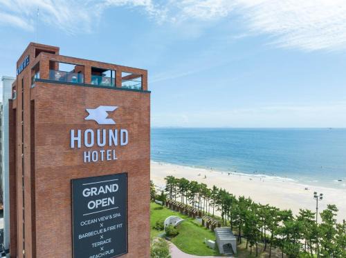 Kunip Hotel | Hound Hotel Deacheon Beach