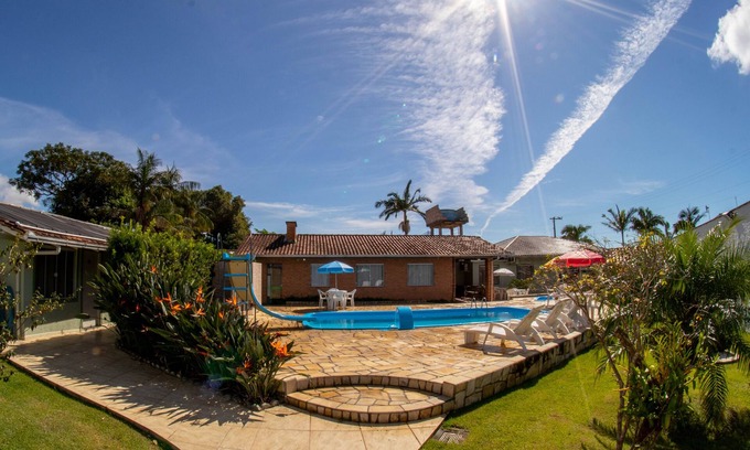 Nossa Senhora de Fatima House | HOUSE 10 SUITES/AIR GROUPS AND FAMILY AND EXCURSIONS Penha -Beto Carrero, 50 people