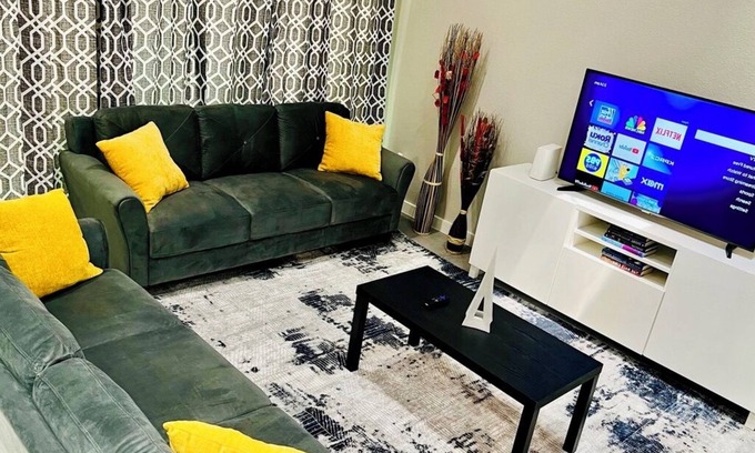 Grogan's Mill House | House 3-bedroom 2,5 Baths FREE Garage Parking with WiFi and AC, Washer, Dryer