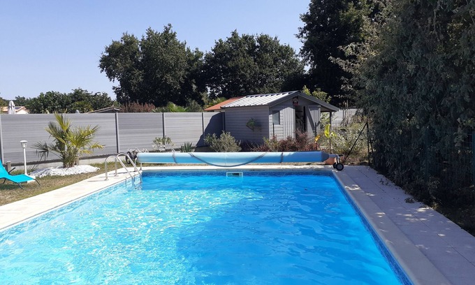 Saint-Aubin-de-Medoc House | House at the gateway to Bordeaux and the Médoc. July 1 to 13 and August 15 to 31