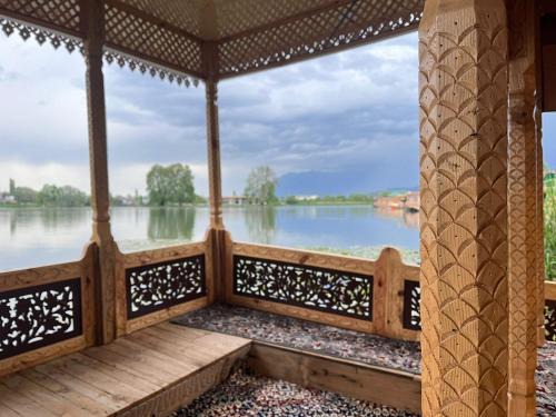 Sudarbal Boat Rental | House boat house of common