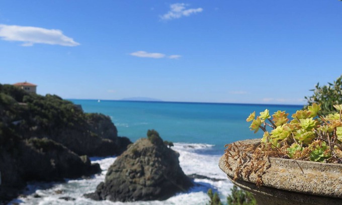 Rosignano Marittimo Apartment | House directly on the sandy beach with rocky coast, fantastic property, unique view