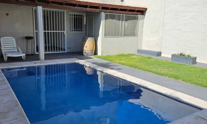 Historic Center House | House for 10 pax, with swimming pool, a few meters from Parque General San Martin, in the city.