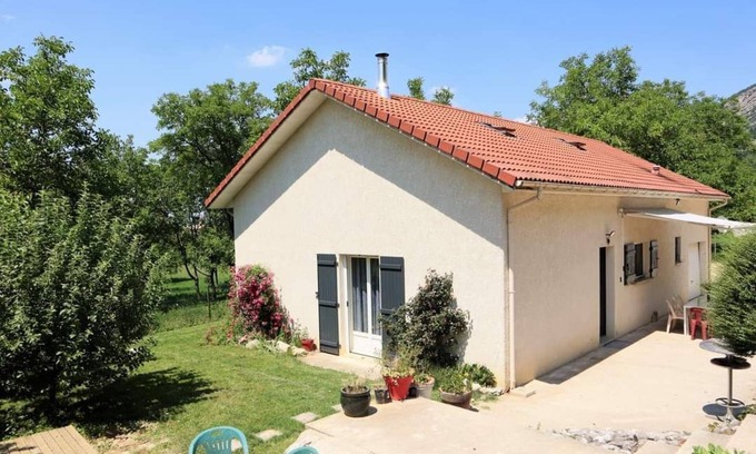 Sainte-Eulalie-en-Royans House | House in the Walnuts