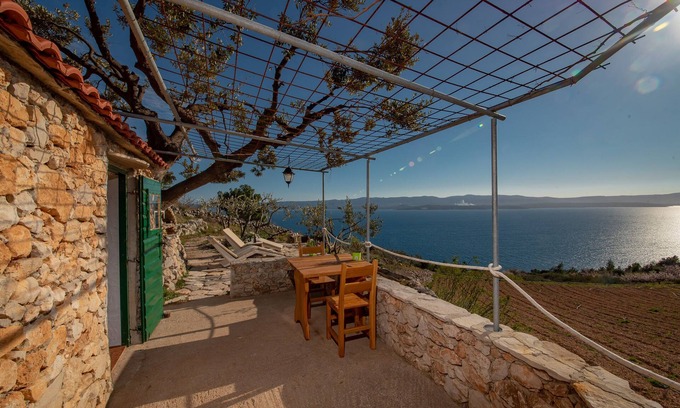 Bol House | House Galisnjak with jacuzzi (99561-K1) - Bol - island Brac