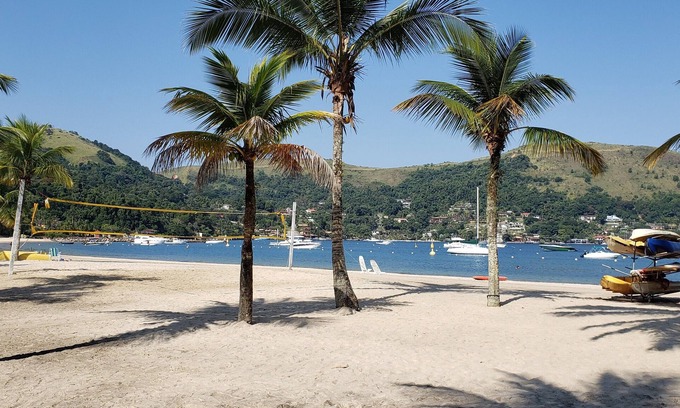 Portogalo House | House in front of the Portogalo Canal with Deck and Wave ("finger") for boat