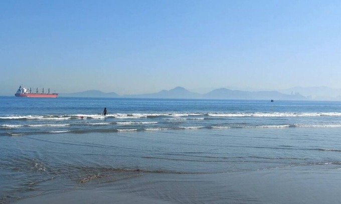 Boqueirao House | House in Gonzaga I Santos on private street