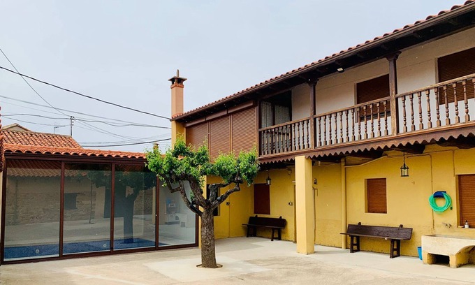 Valdespino de Somoza House | House in León. Ideal for families. Swimming pool. Grills. Astorga.