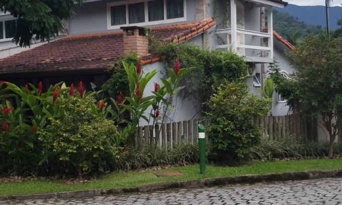 Frade House | House inside the Porto Frade condominium