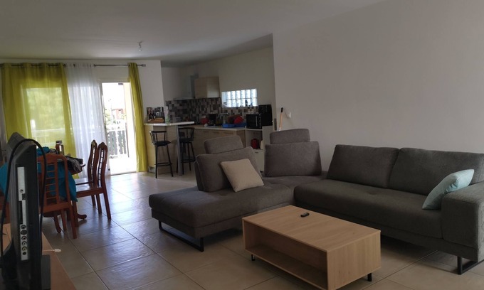 Saint-Denis Villa | House near the city center, 15 minutes from the airport