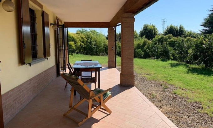 Vignola Apartment | House nestled in the countryside of Vignola