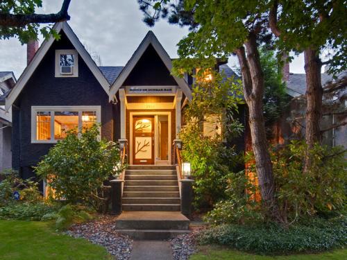 Dunbar Bed & Breakfast | House On Dunbar B&B