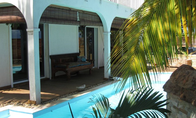 Etang Sale Les Bains House | House on the lagoon Etang Salé les Bains