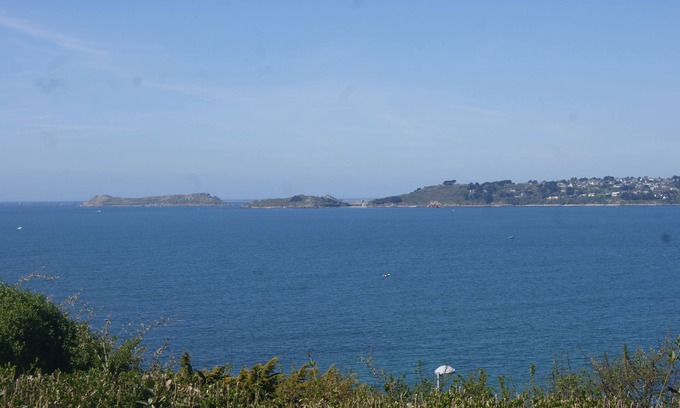 Tredrez-Locquemeau House | HOUSE SEA VIEW 100M BEACHES WITH ENCLOSED GARDEN