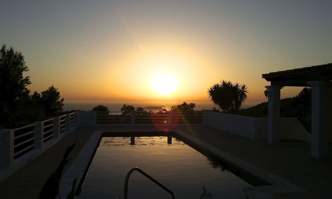 Sant Josep de sa Talaia Villa | House with sea view, private garden and pool - quiet, wifi