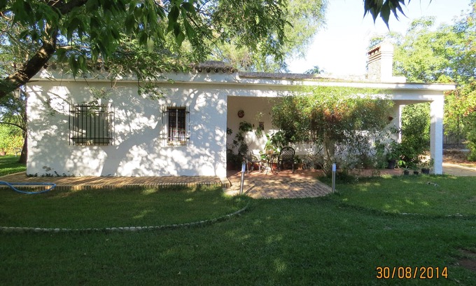 Sanlucar la Mayor Ski Chalet | House with garden