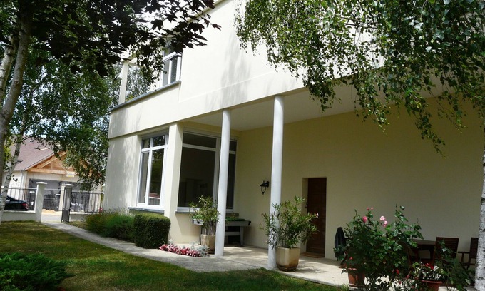 Bourron-Marlotte Villa | House with heated swimming pool, 8 km from Fontainebleau and 80 km from Paris