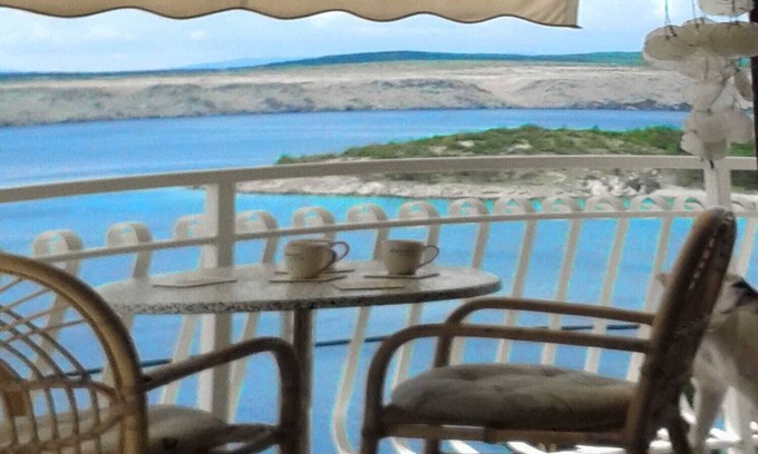 Jadranovo Resort | House with sea view above the beach