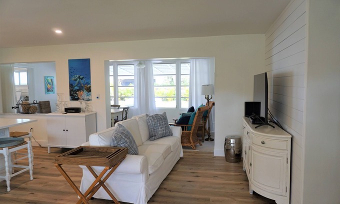 Riverside House | House within minutes to the beach, marina's, and famous Jupiter Lighthouse.